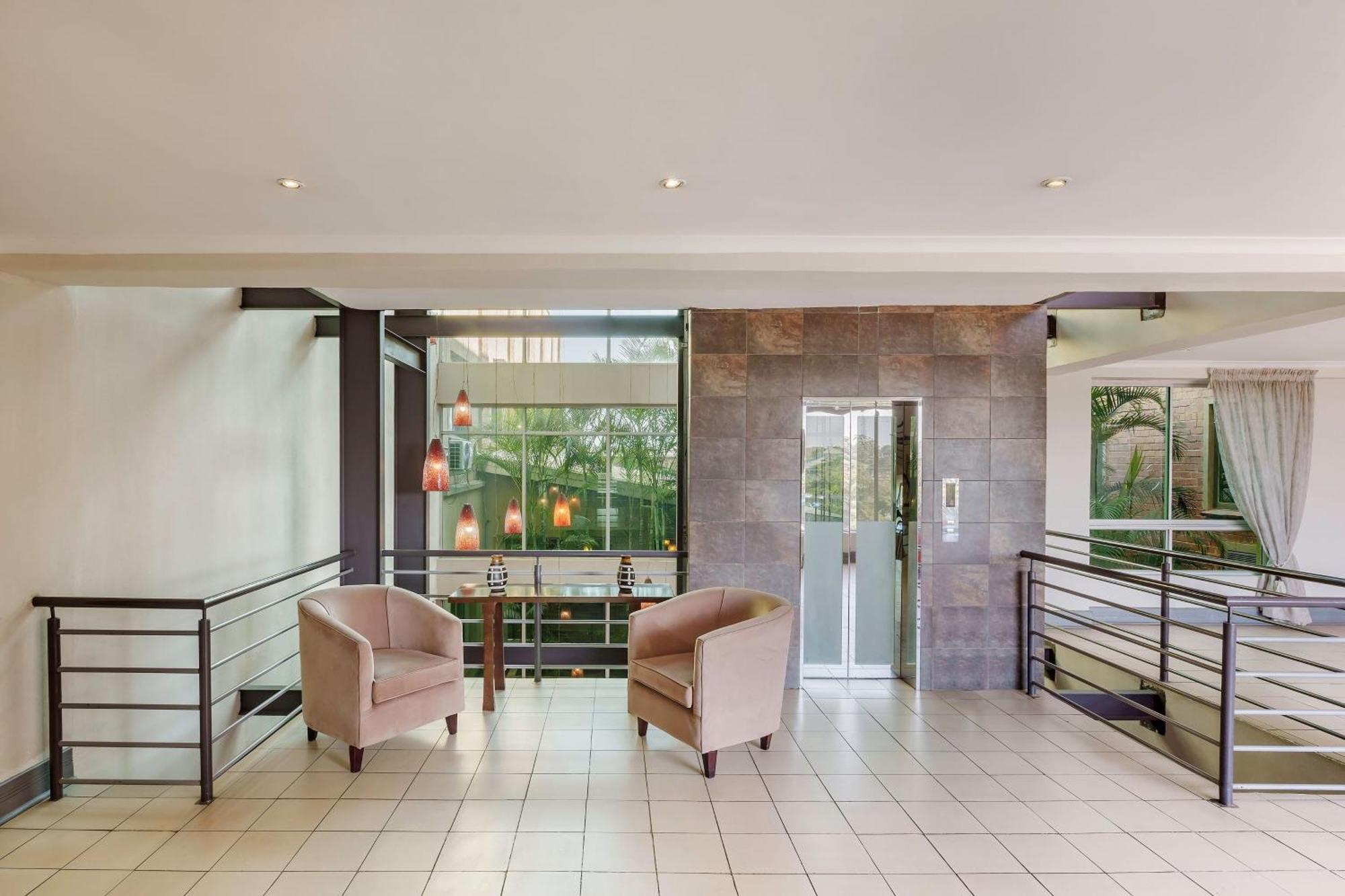 Protea Hotel By Marriott Lusaka Esterno foto