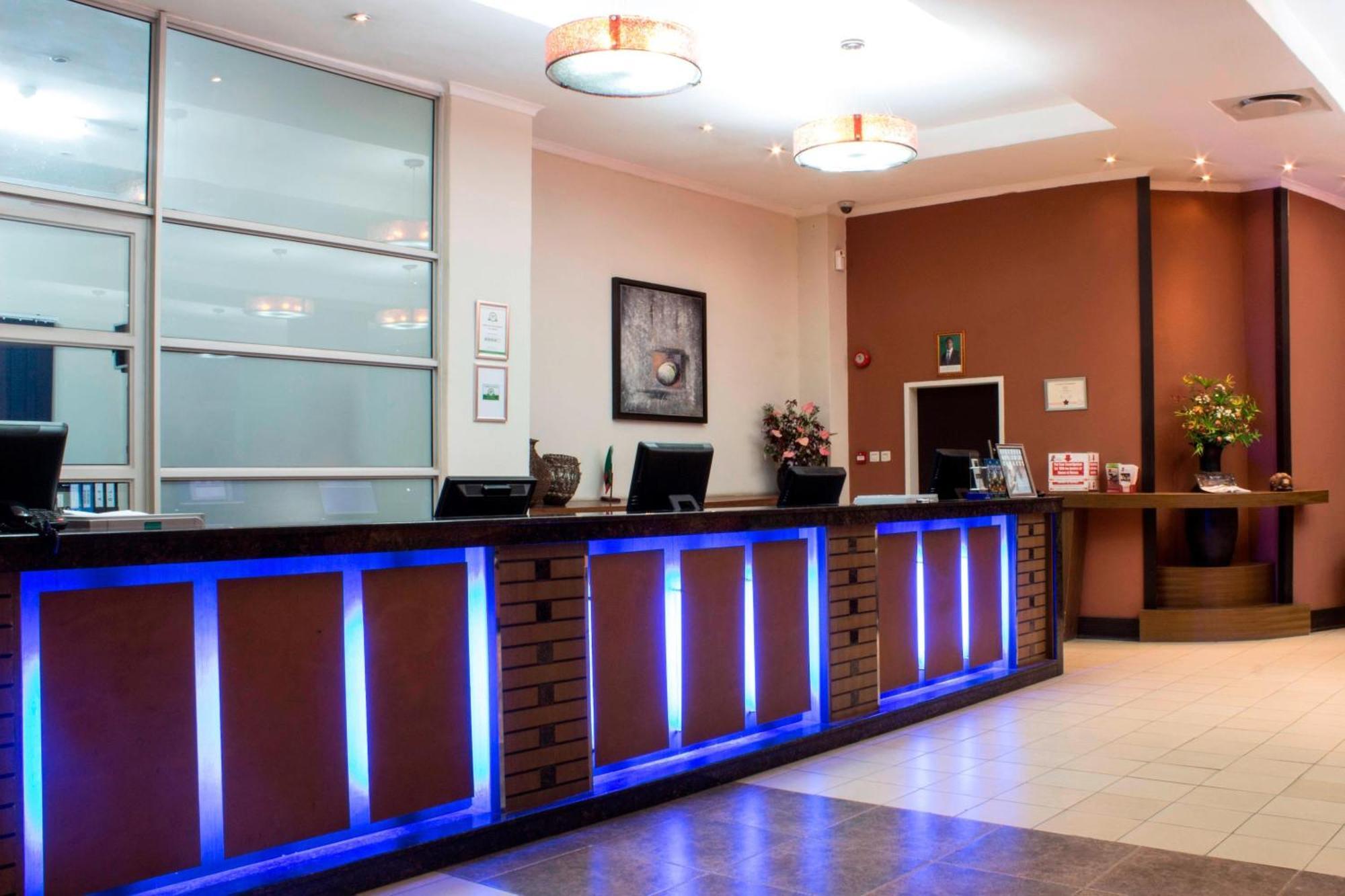 Protea Hotel By Marriott Lusaka Esterno foto