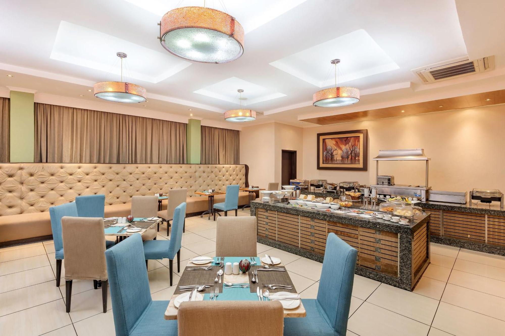 Protea Hotel By Marriott Lusaka Esterno foto
