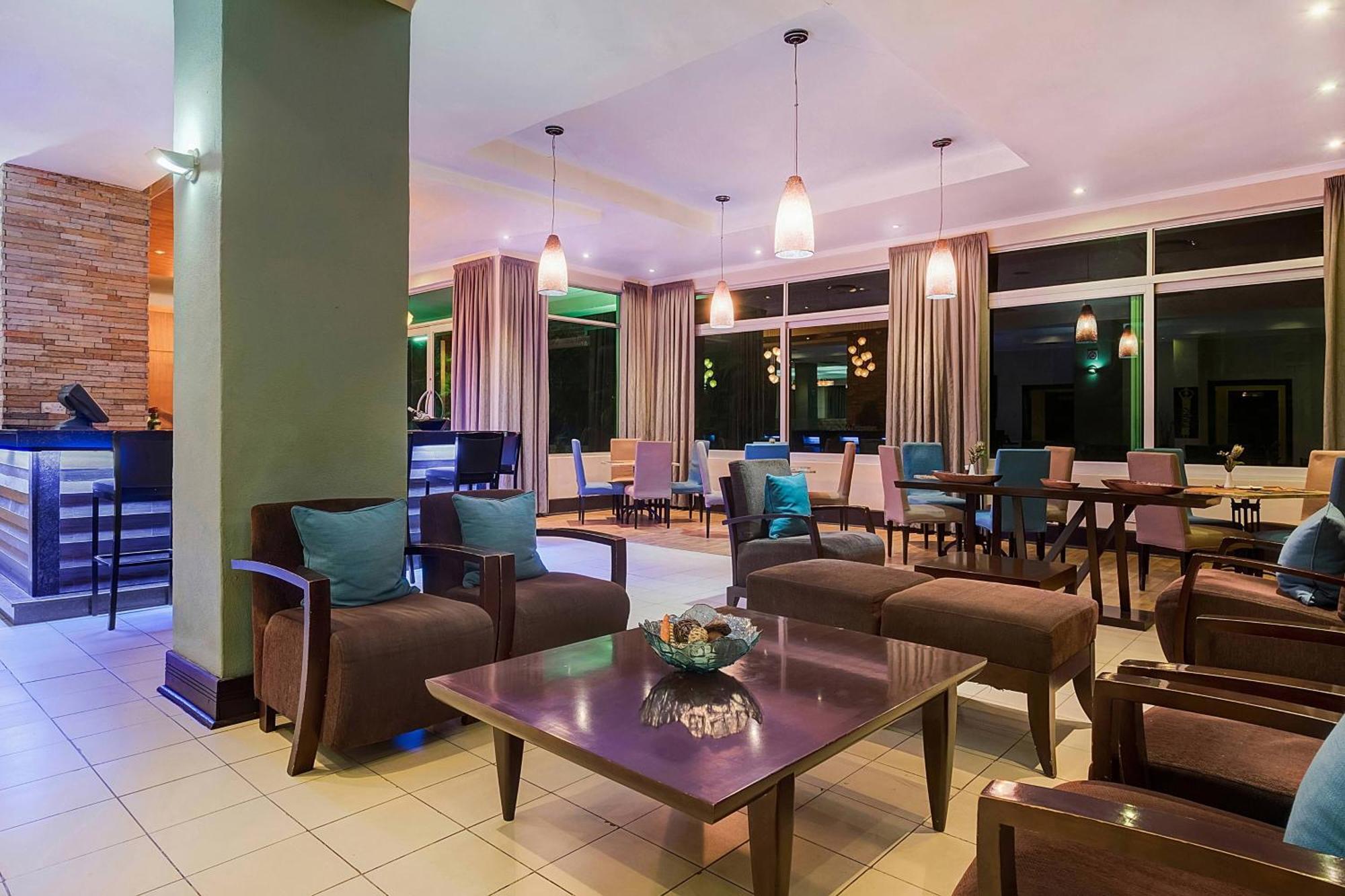 Protea Hotel By Marriott Lusaka Esterno foto