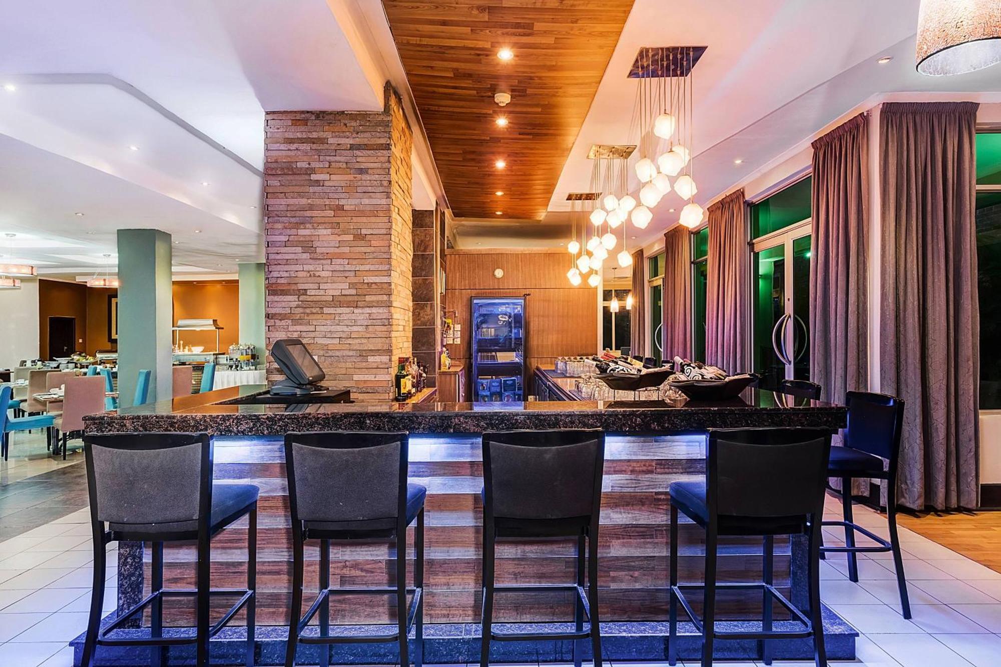 Protea Hotel By Marriott Lusaka Esterno foto